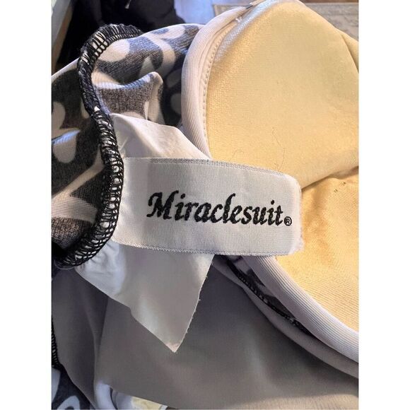 Miraclesuit 6 One Piece Swimsuit Colorblock Baroque Scroll Print Black Shaping - Picture 8 of 10